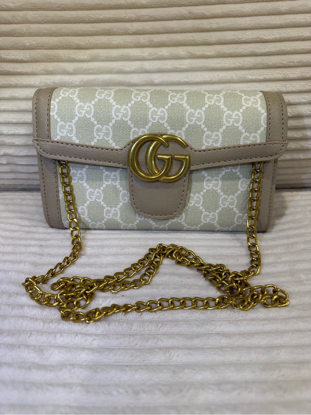 Gucci Beige GG Supreme Small Wallet with Gold Double G - Picture 2 of 3